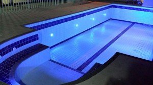 iluminação de piscinas    
